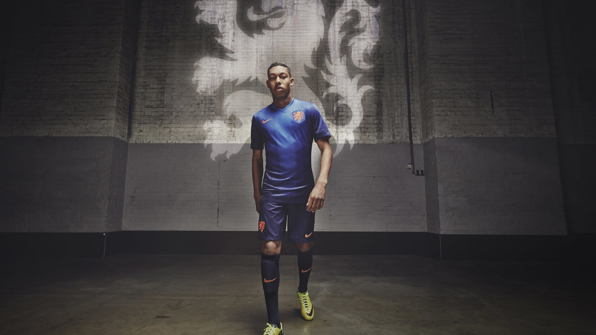 爱游戏-战术灵活度提升多名球员胜任多个位置增强阵容应变能力，提升战术水平